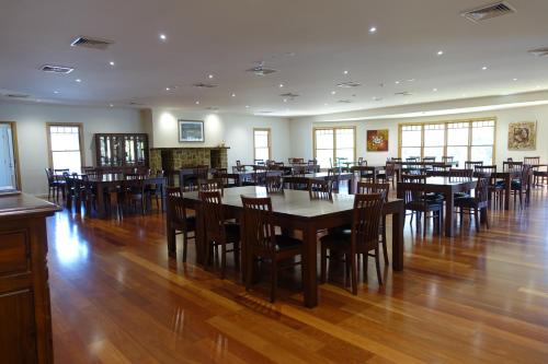 Restorāns, Elkanah Lodge and Conference Centre in Marysville