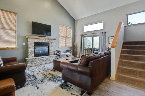 Peak 7 Mountain Lodge - Hot Tub & Expansive Views! - main image