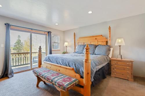 Peak 7 Mountain Lodge - Hot Tub & Expansive Views! - image 5