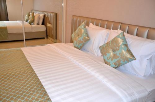 The Lodge Suites Room Type - One-Bedroom Suite