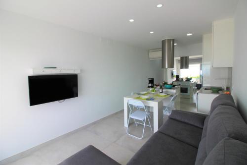 One-Bedroom Apartment image 10