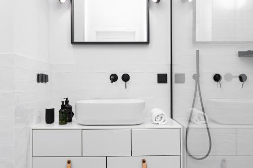Apartments Warsaw Targowa by Renters - image 2
