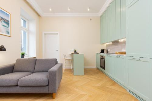 Apartments Warsaw Targowa by Renters - image 12