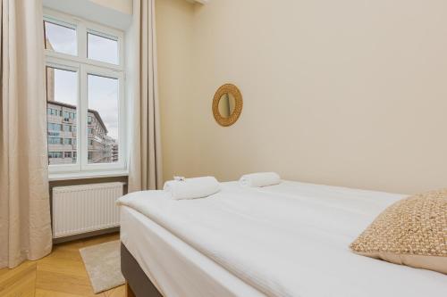 Apartments Warsaw Targowa by Renters - image 3