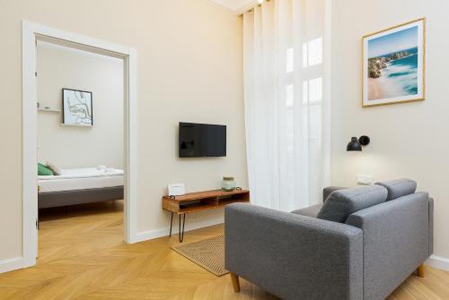 Apartments Warsaw Targowa by Renters - image 11