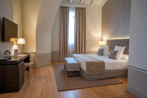 3 twin beds