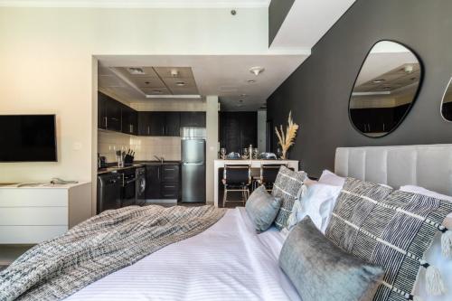 The Smart Concierge - Bay Central