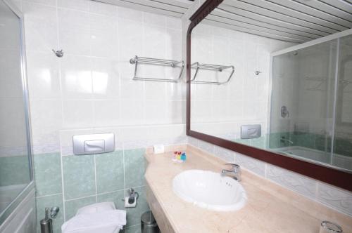 My Dream Hotel - image 4
