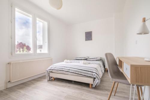 Jolie maison lumineuse et moderne avec jardin