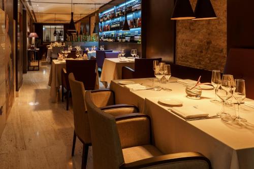 274920991 Hotel Indigo Rome - St. George by IHG