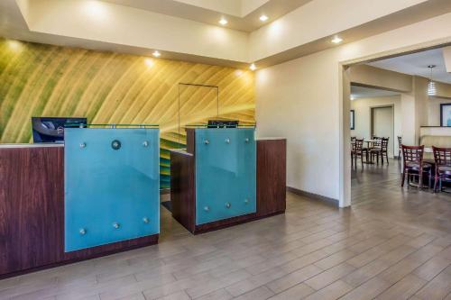 La Quinta Inn & Suites by Wyndham San Diego-Carlsbad