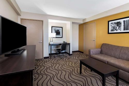 La Quinta Inn & Suites by Wyndham San Diego-Carlsbad