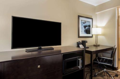 La Quinta Inn & Suites by Wyndham San Diego-Carlsbad