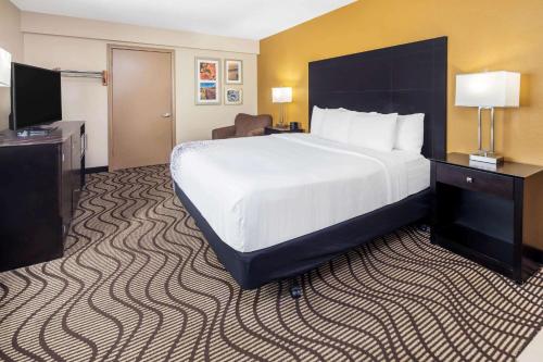 La Quinta Inn & Suites by Wyndham San Diego-Carlsbad