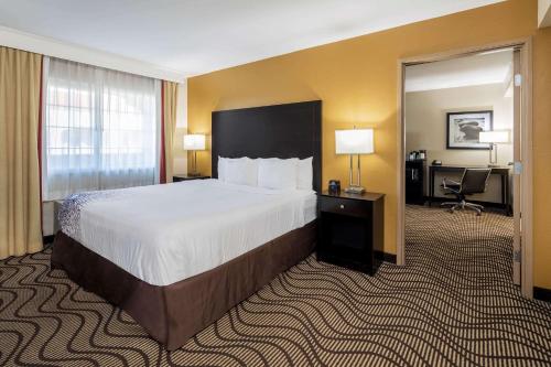 La Quinta Inn & Suites by Wyndham San Diego-Carlsbad