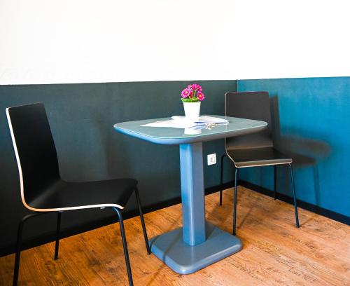 One-Bedroom Apartment room in Apartment for 4 near Augarten Donaukanal & U4 & U2 Metro