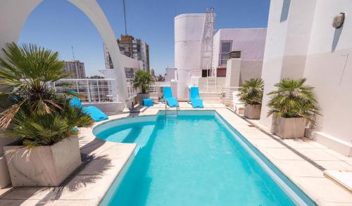 乌尔奇萨公寓&套房酒店