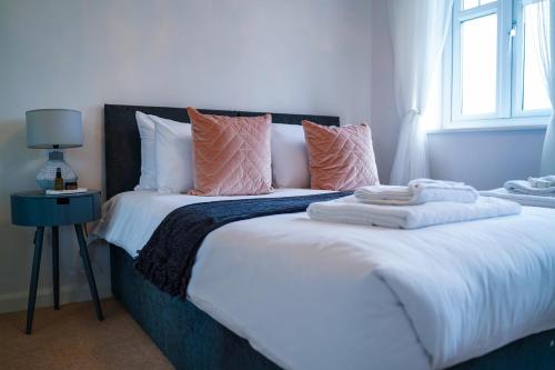 The Horse Croft I Self-Contained New Build Executive House with Secure Parking I eco-Serviced Accomm