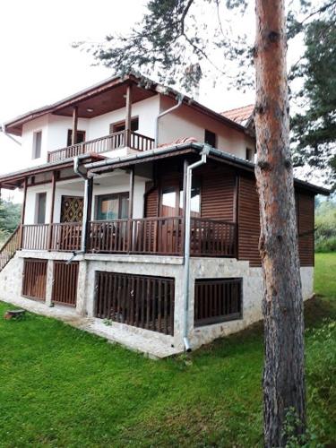 3 bedrooms, 5 beds