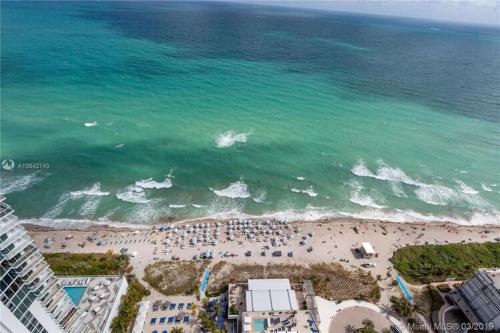Lyfe Resort on Miami Hollywood BeachFront by MRA, Hollywood