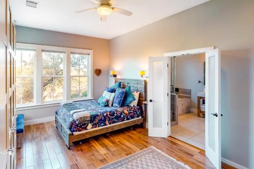 Hill Country Haven - image 8