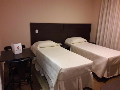 2 twin beds