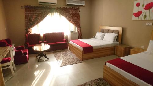 2 twin beds