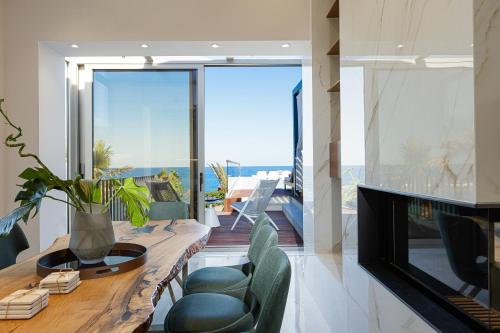 Zillion Villa, intangible beachfront luxury, By ThinkVilla