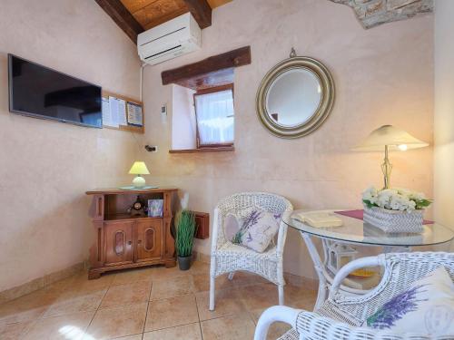 Holiday Home Paula - ROJ440 by Interhome