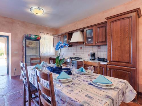 Holiday Home Gracije - VOJ515 by Interhome