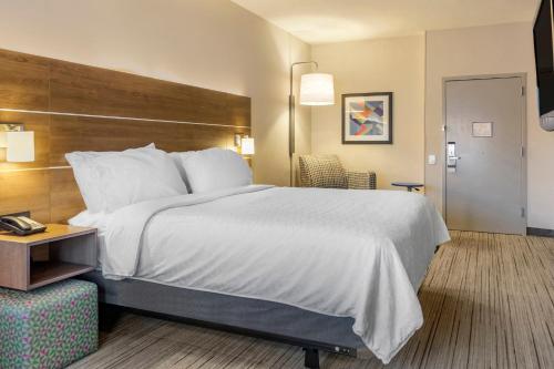 Holiday Inn Express Hotel & Suites Albuquerque Midtown, an IHG Hotel