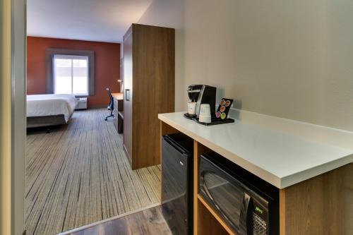 Holiday Inn Express Hotel & Suites - Atlanta/Emory University Area