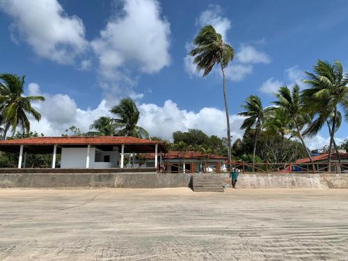 Bela casa de Praia Beira Mar com piscina em Peroba