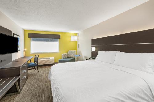 Holiday Inn Express Hotel & Suites Albuquerque - North Balloon Fiesta Park, an IHG Hotel