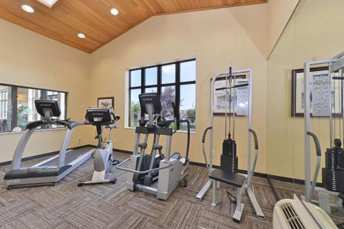 Holiday Inn Express Hotel & Suites Gillette an IHG Hotel - main image