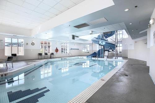 Holiday Inn Express Airport Calgary By IHG - image 2
