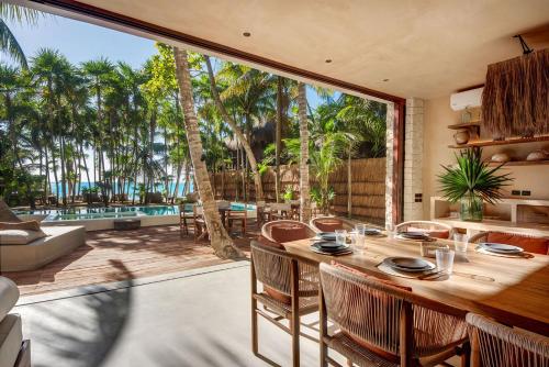 Privada Soliman Bay villa pets welcome! in Tulum, Mexico