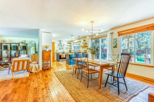 Chic Hideaway Retreat - main image