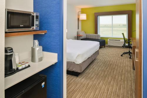 Holiday Inn Express & Suites - Chadron