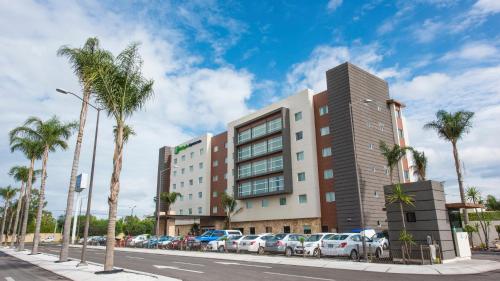 Holiday Inn Express And Suites Celaya, An Ihg Hotel