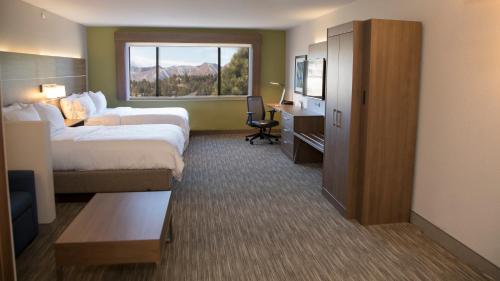 Holiday Inn Express & Suites Colorado Springs North, an IHG Hotel