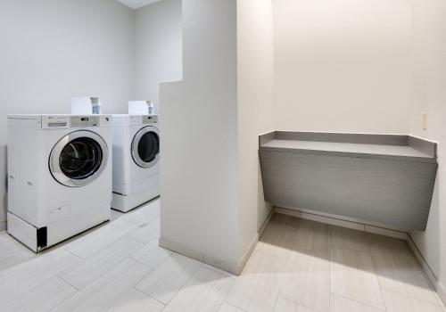 Holiday Inn Express Hotel & Suites Cleburne by IHG