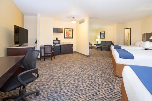 Holiday Inn Express & Suites Denver North - Thornton, an IHG Hotel