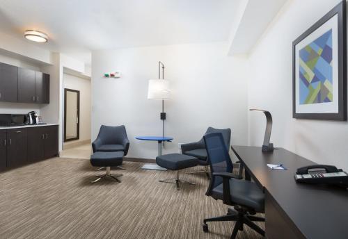 Holiday Inn Express Hotel & Suites Eugene Downtown - University