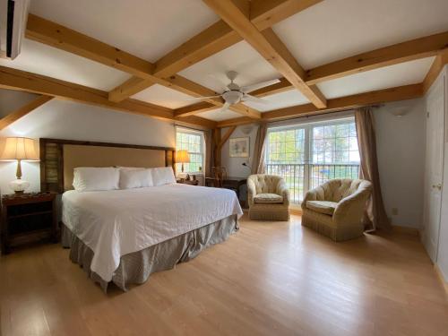 Timber House Resort - Accommodation - Brighton