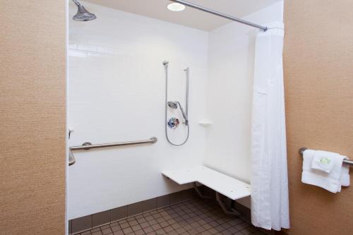 Holiday Inn Express Hotel & Suites Jackson Northeast by IHG in Jackson, USA
