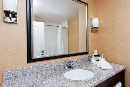 Holiday Inn Express Hotel & Suites Jackson Northeast, an IHG Hotel