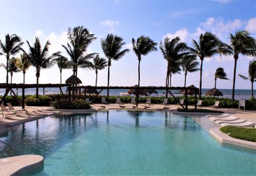 BlueBay Grand Esmeralda