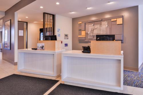 Holiday Inn Express & Suites - Mall of America - MSP Airport, an IHG Hotel