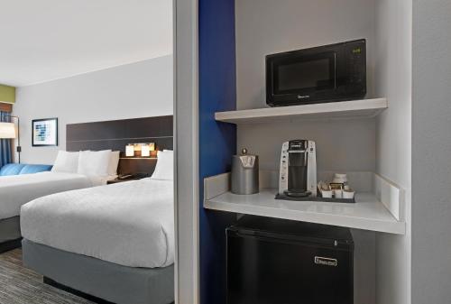 Suite with Two Beds - Non-Smoking